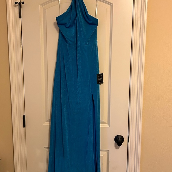 Stunning Attitude Blue Keyhole Halter Neck Maxi Dress by Lulu - Picture 4 of 4